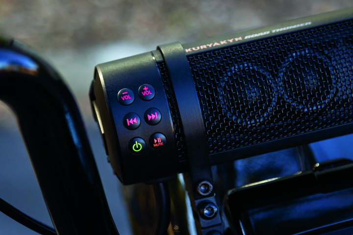 Kuryakyn Road Thunder Plus Sound Bar Satin Black - Bull Strap
