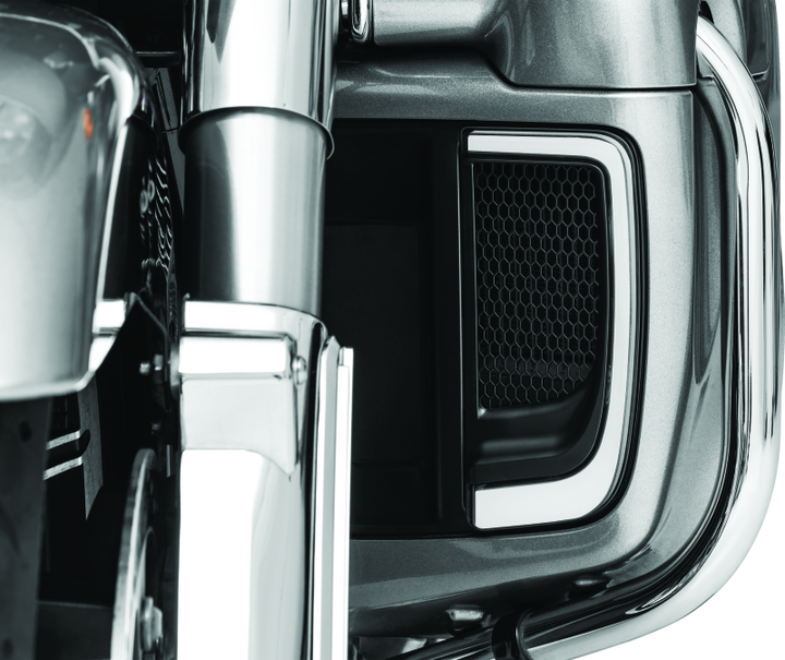 Kuryakyn Tracer Lower Fairing Grill Black - Bull Strap