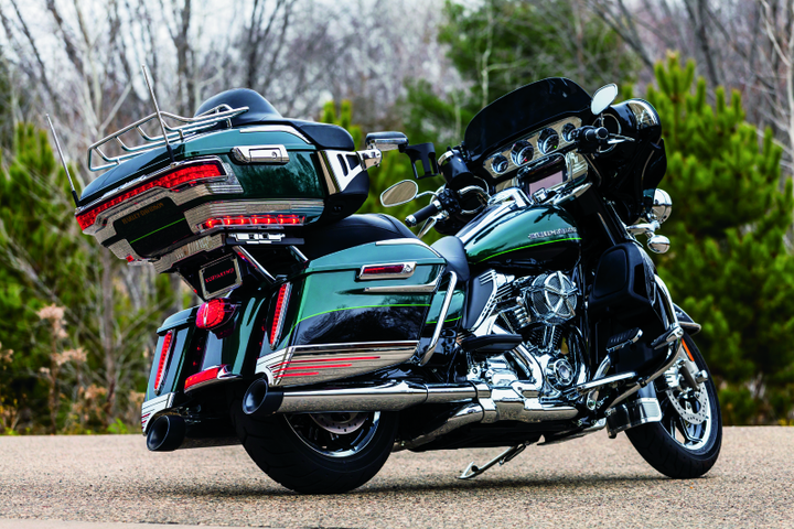 Kuryakyn Tri-Line Inner Fairing Cover Chrome - Bull Strap