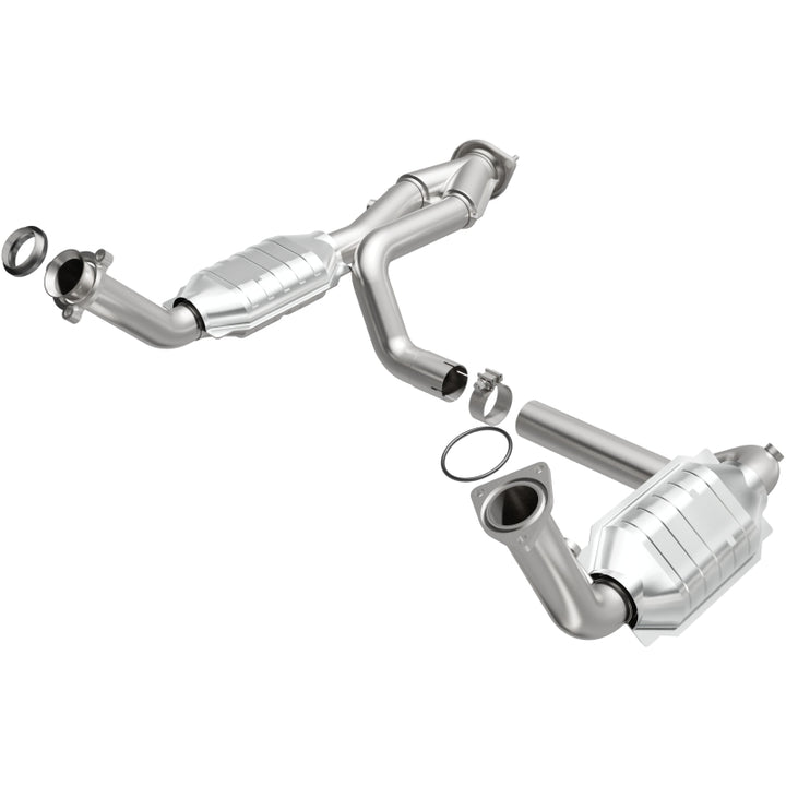 MagnaFlow Conv DF 02-06 Cadillac Escalade / 02-06 Chevy Avalanche 5.3L Dual Conv Y-Pipe Assembly 2WD - Bull Strap