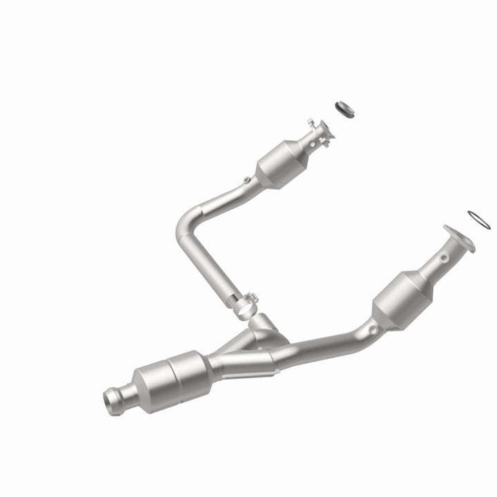 MagnaFlow Conv Direct Fit 14-16 GMC Sierra 1500 V6 4.3L - Bull Strap