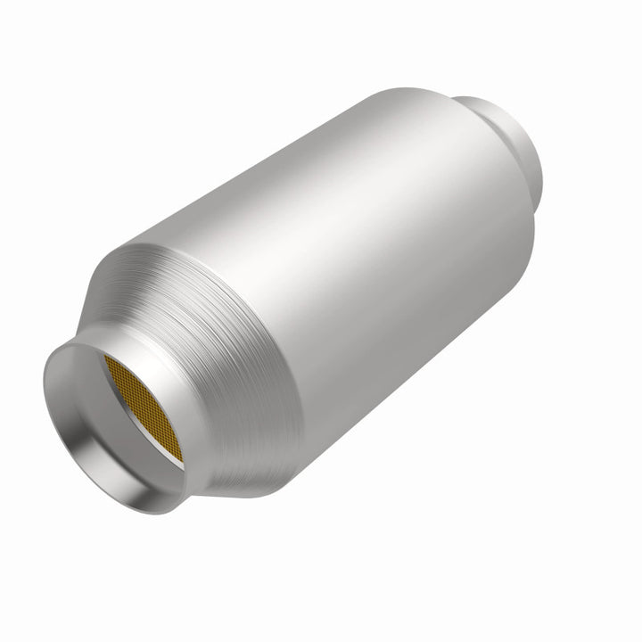 MagnaFlow Conv Univ 2.50inch C/C - Bull Strap