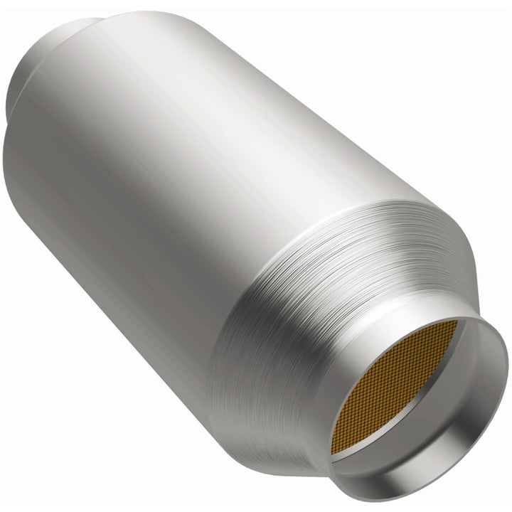 MagnaFlow Conv Univ 2.50inch C/C - Bull Strap