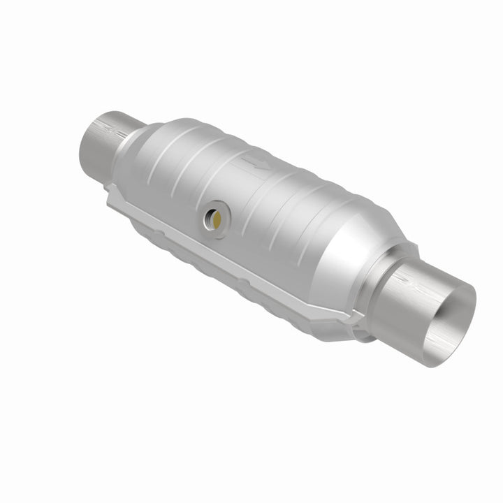 MagnaFlow Conv Univ 2.5in Inlet/Outlet Center/Center Round 11in Body L x 5.125in W x 15in Overall L - Bull Strap