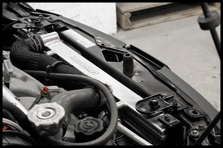 Mishimoto 01-05 Dodge Neon SRT-4 Manual Aluminum Radiator - Bull Strap
