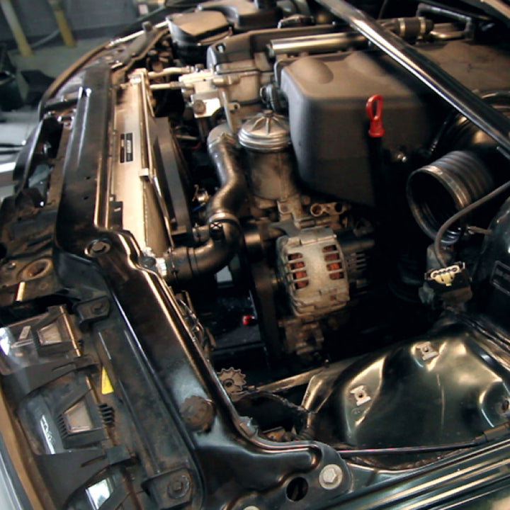 Mishimoto 01-06 BMW M3 E46 3.2L Aluminum Fan Shroud Kit w/o Controller - Bull Strap