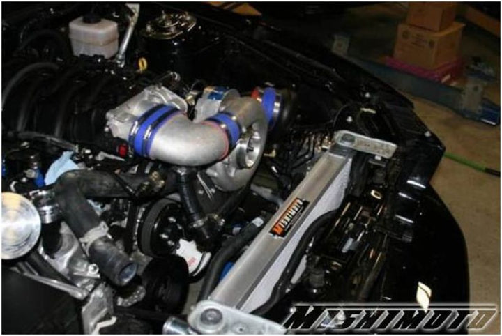 Mishimoto 05+ Ford Mustang Manual Aluminum Radiator - Bull Strap