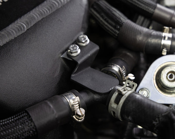 Mishimoto 2016+ Infiniti Q50/60 3.0T Performance Air-To-Water Intercooler Kit - Bull Strap
