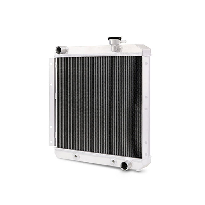 Mishimoto 58-84 Toyota Land Cruiser FJ40 Aluminum Radiator - Bull Strap