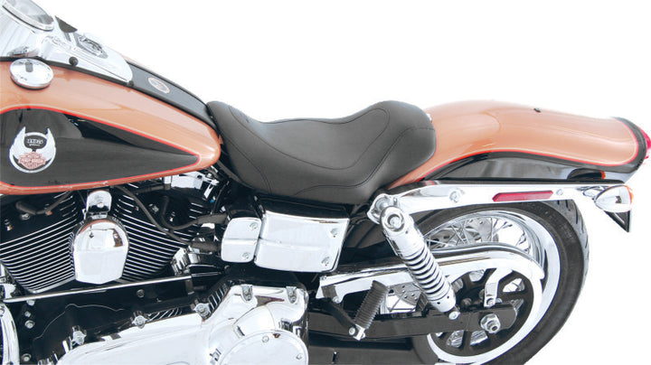 Mustang 06-17 Harley Dyna Tripper Solo Seat - Black - Bull Strap