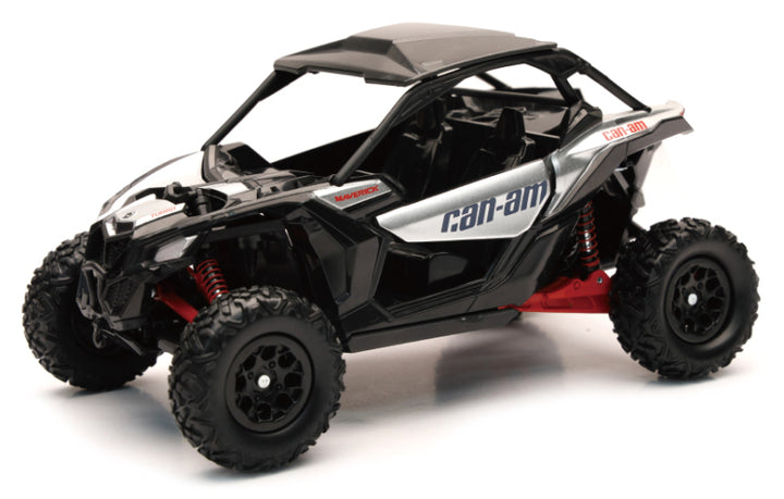 New Ray Toys Can-AM Maverick X3 (Hyper Silver/Red)/ Scale - 1:18 - Bull Strap