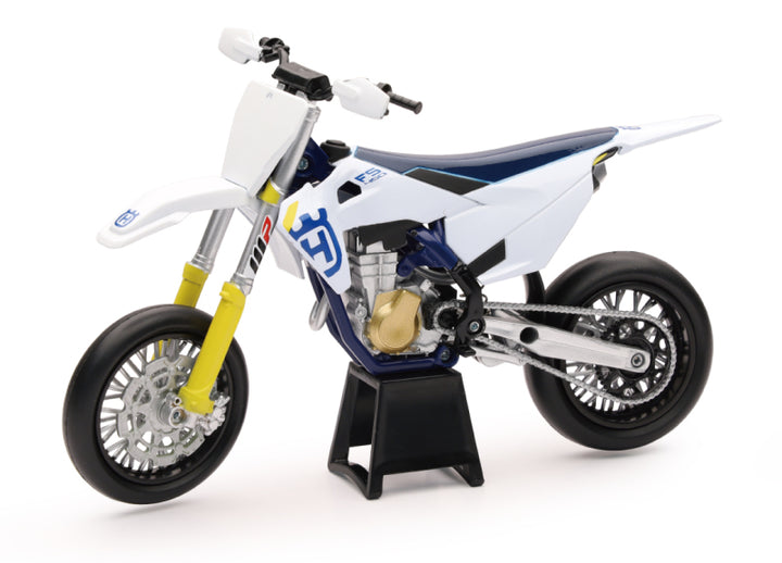 New Ray Toys Husqvarna FS450 Supermoto/ Scale - 1:12 - Bull Strap