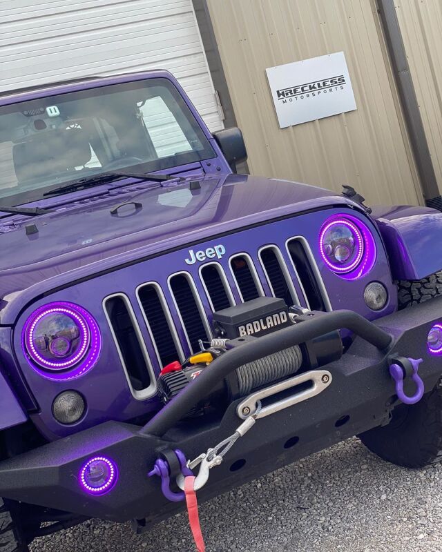 Oracle 7in High Powered LED Headlights - Black Bezel - ColorSHIFT - BC1 - Bull Strap