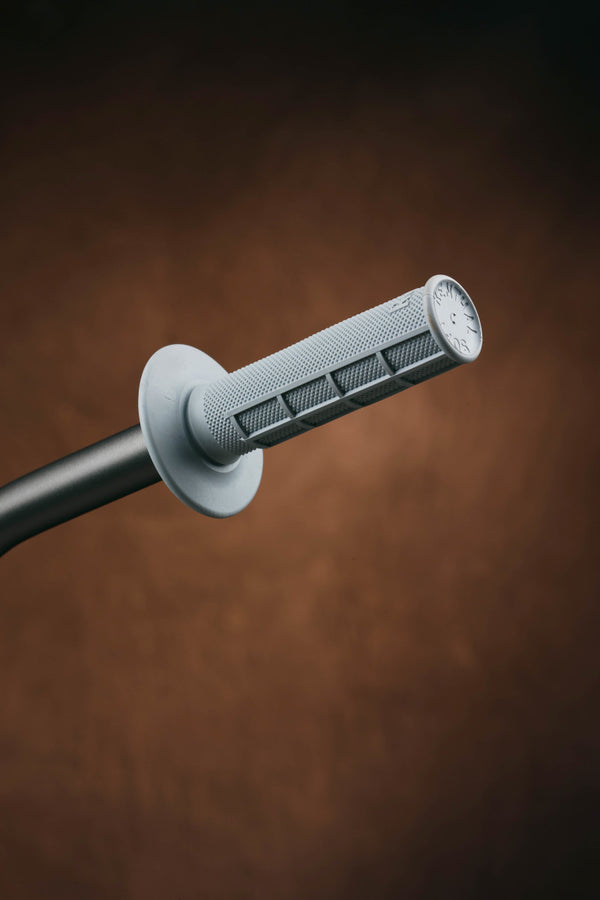 Renthal MX Grips Soft Diamond/ Waffle - Light Grey - Bull Strap