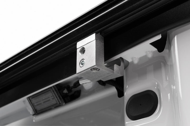 Retrax 09-18 Ram 1500 w/o RamBox (6.4ft. Bed) Retrax IX - Bull Strap