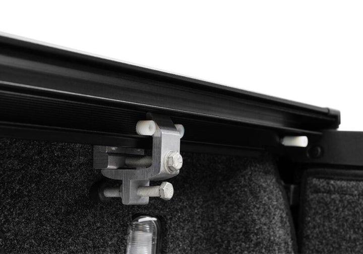 Retrax 17-18 Super Duty F-250-350 Short Bed RetraxONE XR - Bull Strap