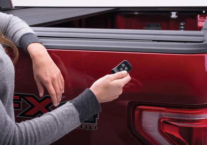Retrax 19-22 GM Silverado / Sierra 1500 5ft. 8in. Bed PowertraxPRO MX - Bull Strap