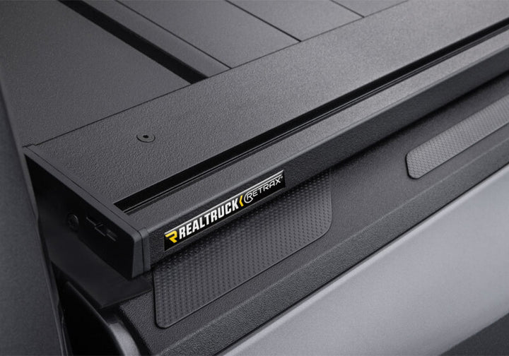 Retrax 2007-2020 Toyota Tundra CrewMax 5.5ft Bed RetraxPRO XR with Deck Rail System - Bull Strap