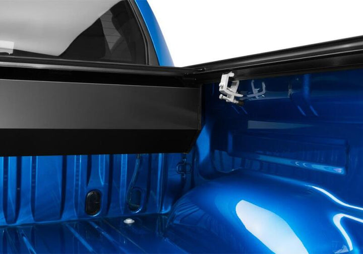 Retrax 2022+ Toyota Tundra (5.7ft Bed w/ Deck Rail System) RetraxONE XR Bed Cover - Bull Strap