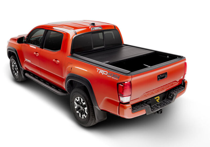 Retrax 2022+ Toyota Tundra CrewMax 5.5ft Bed w/Rail System (Excl Trail Special Edition) RetraxPRO MX - Bull Strap