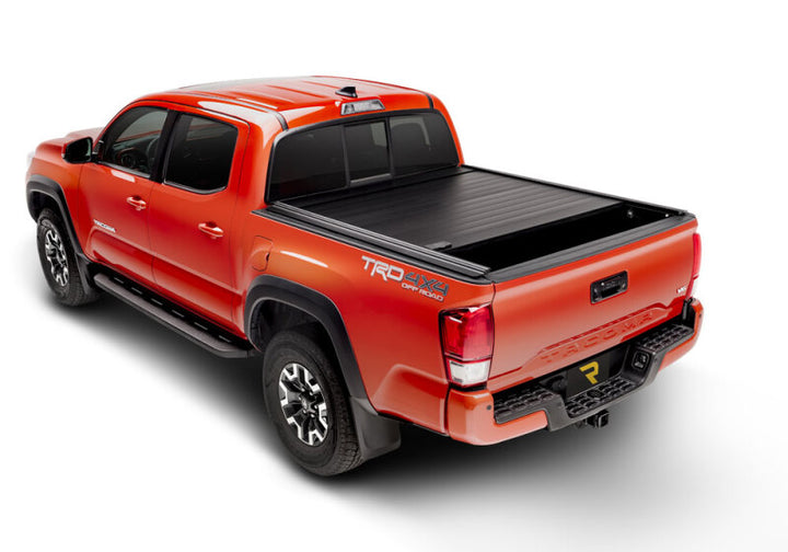 Retrax 2022+ Toyota Tundra CrewMax 5.5ft Bed w/Rail System (Excl Trail Special Edition) RetraxPRO MX - Bull Strap
