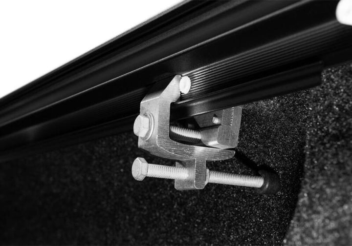 Retrax 2024 Ford Ranger 5ft Bed RetraxPRO XR - Bull Strap
