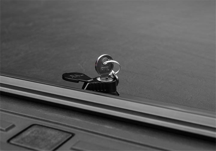 Roll-N-Lock 15-18 Ford F-150 SB 77-3/8in M-Series Retractable Tonneau Cover - Bull Strap