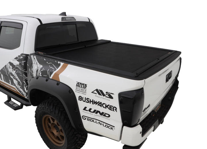 Roll-N-Lock 16-18 Toyota Tacoma Crew Cab SB 60-1/2in M-Series Retractable Tonneau Cover - Bull Strap