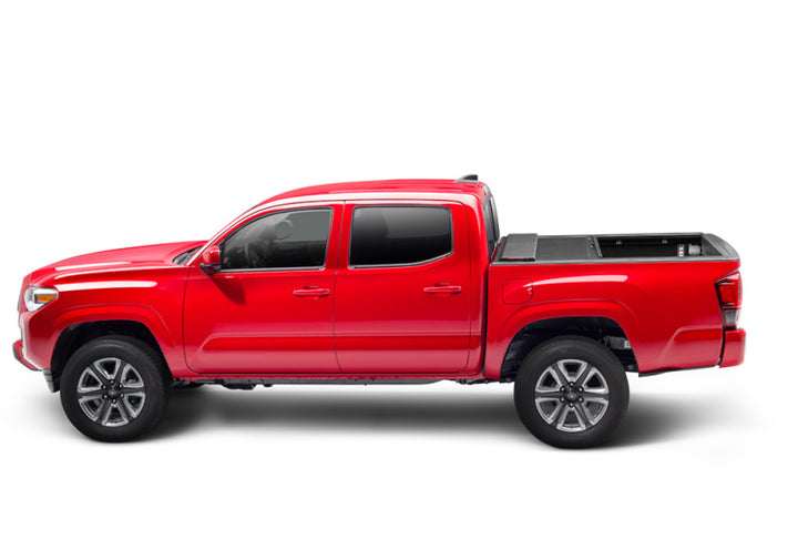 Roll-N-Lock 16-18 Toyota Tacoma Crew Cab SB 60-1/2in M-Series Retractable Tonneau Cover - Bull Strap