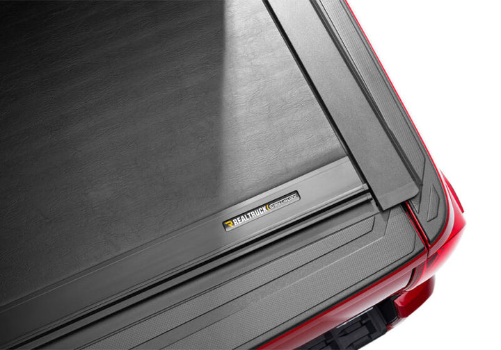 Roll-N-Lock 16-18 Toyota Tacoma Crew Cab SB 60-1/2in M-Series Retractable Tonneau Cover - Bull Strap