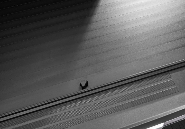 Roll-N-Lock 17-19 Ford F-250/F-350 Super Duty SB 80-3/8in A-Series Retractable Tonneau Cover - Bull Strap