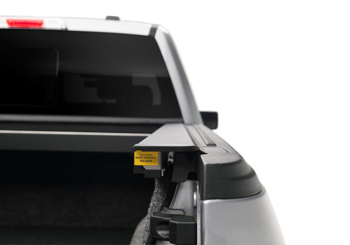 Roll-N-Lock 17-19 Ford F-250/F-350 Super Duty SB 80-3/8in A-Series Retractable Tonneau Cover - Bull Strap