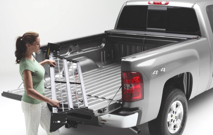 Roll-N-Lock 20-22 Jeep Gladiator (60in. Bed Length) Cargo Manager - Bull Strap