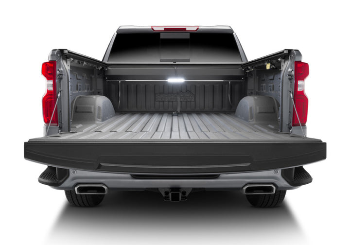 Roll-N-Lock 2019 Chevy Silverado 1500 68-3/8in E-Series Retractable Tonneau Cover - Bull Strap