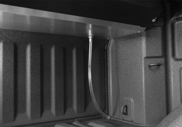 Roll-N-Lock 2019 Chevy Silverado 1500 68-3/8in E-Series Retractable Tonneau Cover - Bull Strap