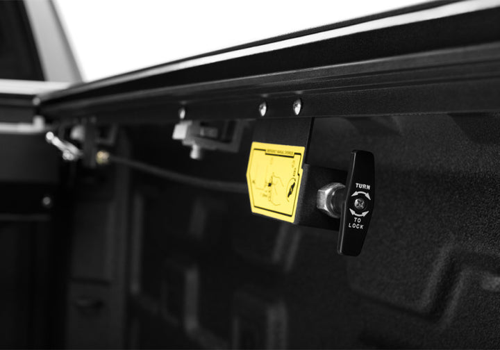 Roll-N-Lock 2019 Chevy Silverado 1500 68-3/8in E-Series Retractable Tonneau Cover - Bull Strap
