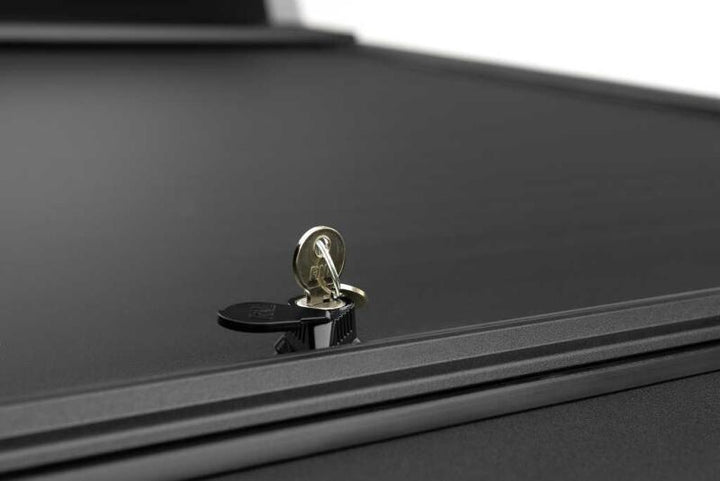 Roll-N-Lock 2019 Ram 1500 XSB 65.5in A-Series Retractable Tonneau Cover - Bull Strap