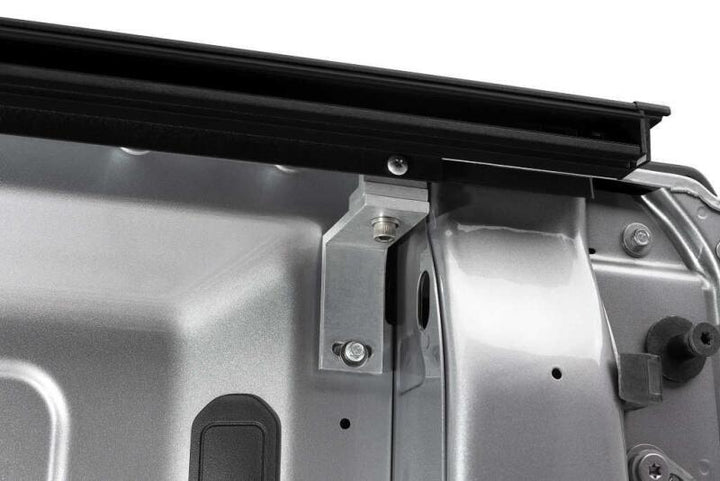 Roll-N-Lock 2019 Ram 1500 XSB 65.5in A-Series Retractable Tonneau Cover - Bull Strap