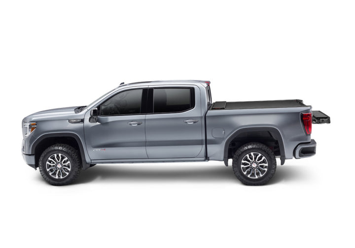 Roll-N-Lock 2020 Chevy Silverado / GMC Sierra 2500-3500 80-1/2in M-Series Retractable Tonneau Cover - Bull Strap