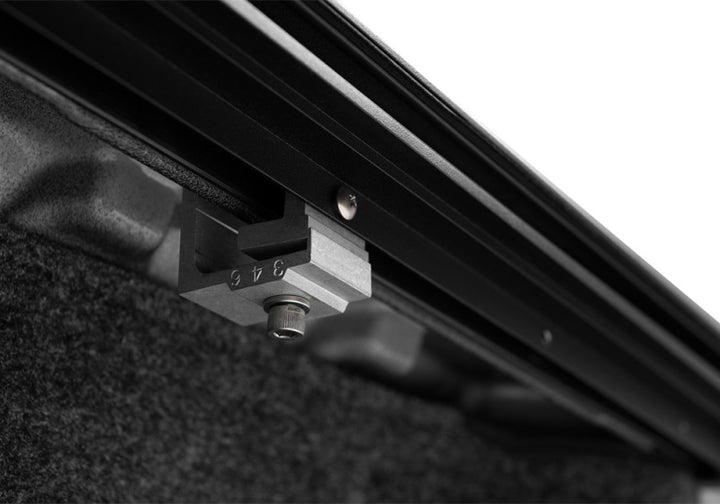 Roll-N-Lock 2020 GM Silverado / Sierra 2500/3500 6ft 10in Bed A-Series Retractable Tonneau Cover - Bull Strap