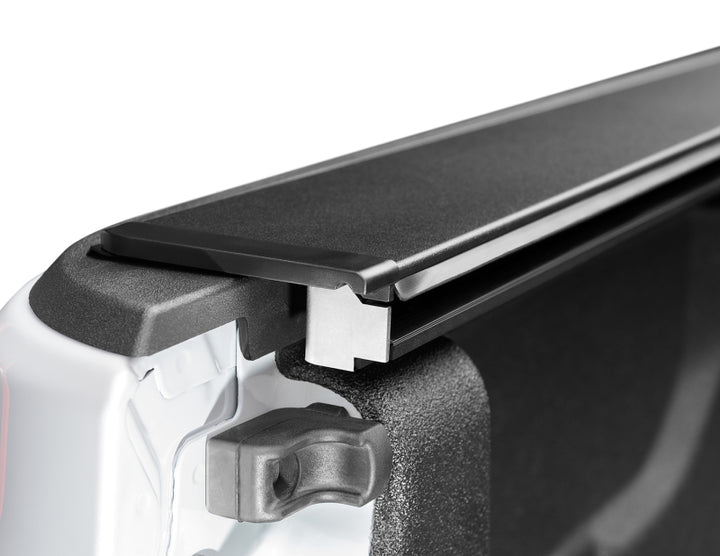 Roll-N-Lock 2020 Jeep Gladiator 5ft bed M-Series Retractable Tonneau Cover - Bull Strap