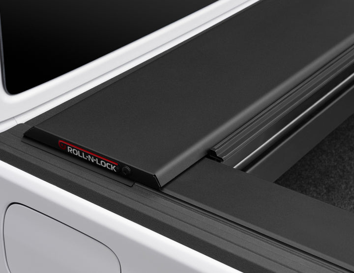 Roll-N-Lock 2020 Jeep Gladiator 5ft bed M-Series Retractable Tonneau Cover - Bull Strap