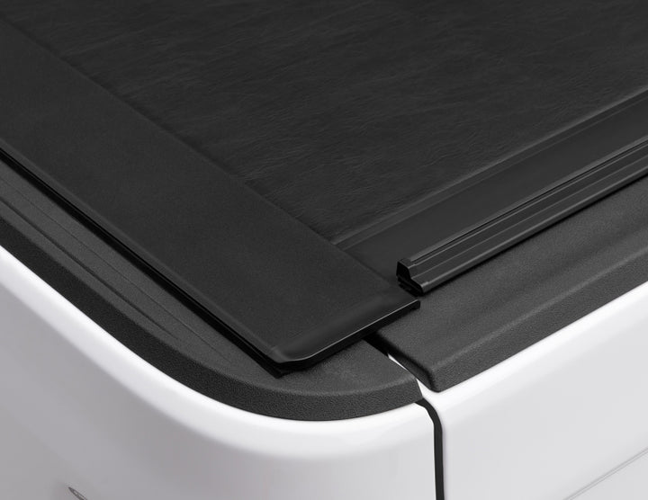 Roll-N-Lock 2020 Jeep Gladiator 5ft bed M-Series Retractable Tonneau Cover - Bull Strap