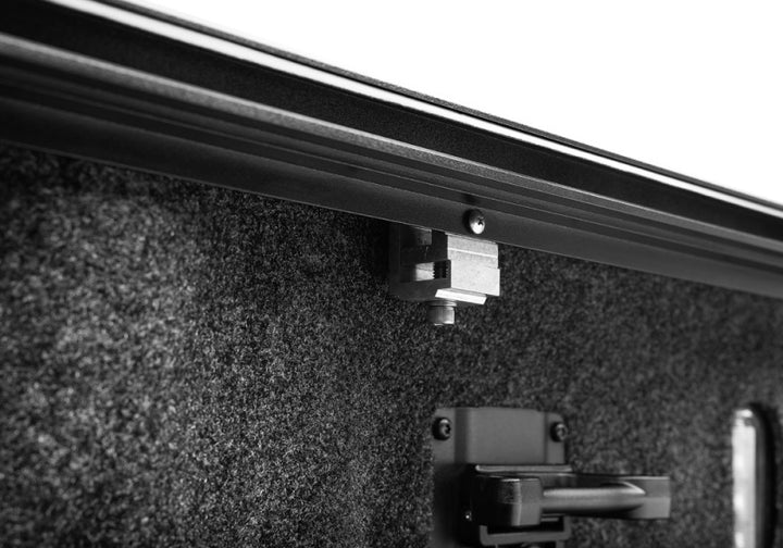 Roll-N-Lock 2021 Ford F-150 67.1in A-Series Retractable Tonneau Cover - Bull Strap