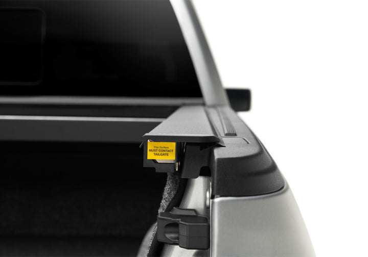 Roll-N-Lock 2021 Ford F-150 67.1in M-Series Retractable Tonneau Cover - Bull Strap