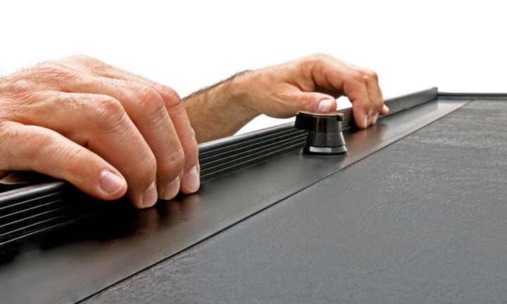 Roll-N-Lock 2022 Toyota Tundra Crew Cab/Double Cab 66.7in M-Series Retractable Tonneau Cover - Bull Strap