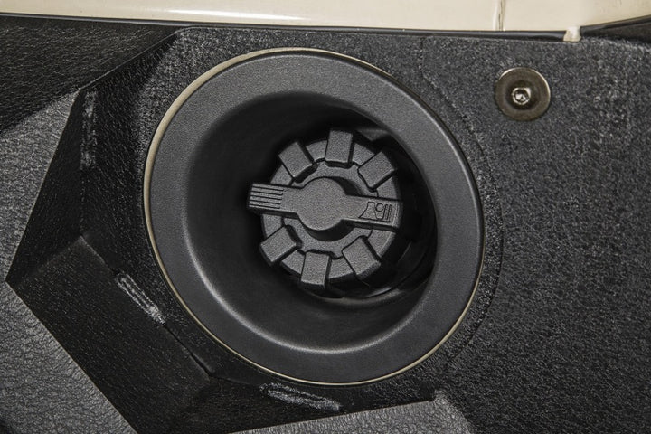 Rugged Ridge 01-19 Jeep Wrangler TJ/LJ/JK/JL Black Elite Aluminum Fuel Cap - Bull Strap