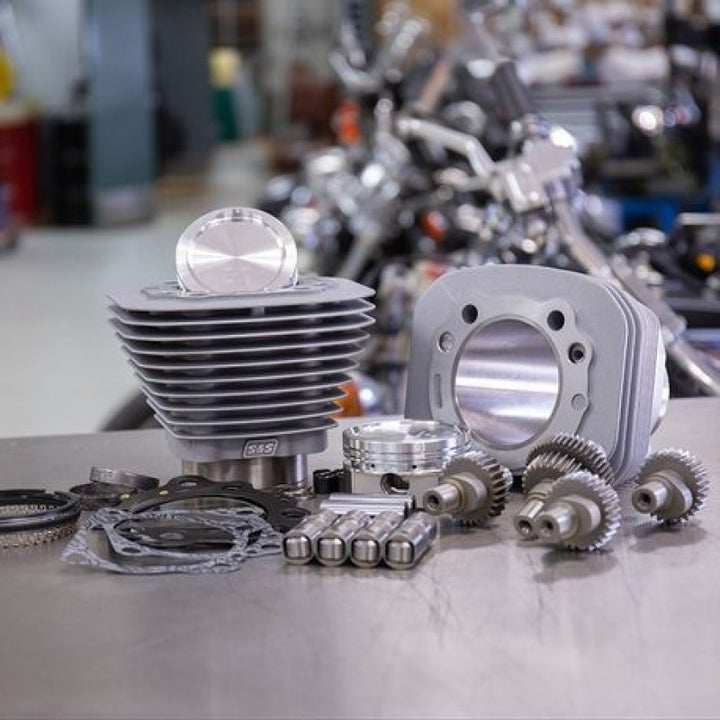 S&S Cycle 00-21 Sportster Models 883cc to 1200cc Hooligan Kit - Silver - Bull Strap