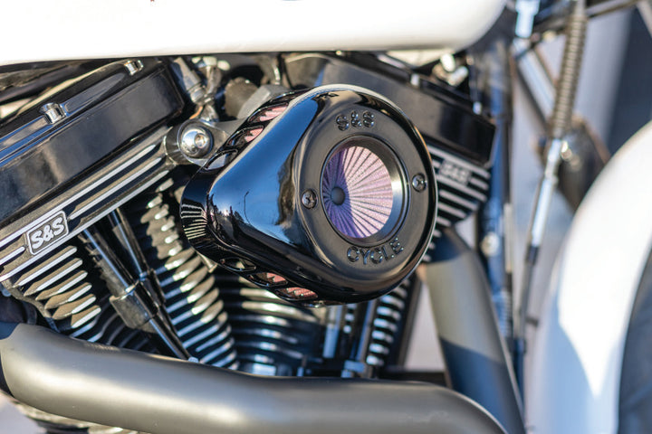 S&S Cycle 08-16 Touring/16-17 Softail Models Stealth Air Stinger Kit w/ Gloss Black Teardrop - Bull Strap