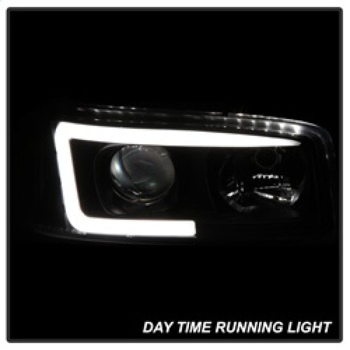 Spyder GMC Sierra 1500/2500/3500 99-06 V2 Projector Headlights - DRL - Black PRO-YD-CDE00V2-LB-BK - Bull Strap